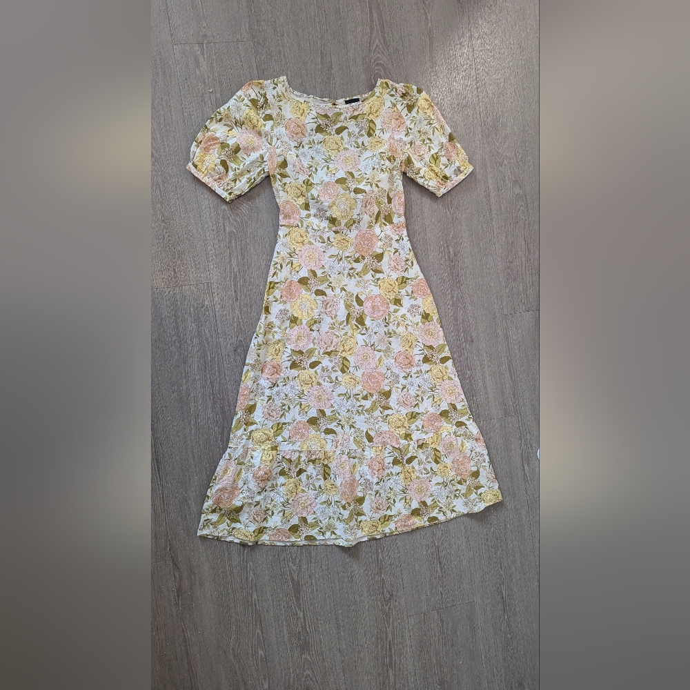 Who What Wear Floral Print Open Back Shirt Sleeve Midi Dress Size Small EUC!